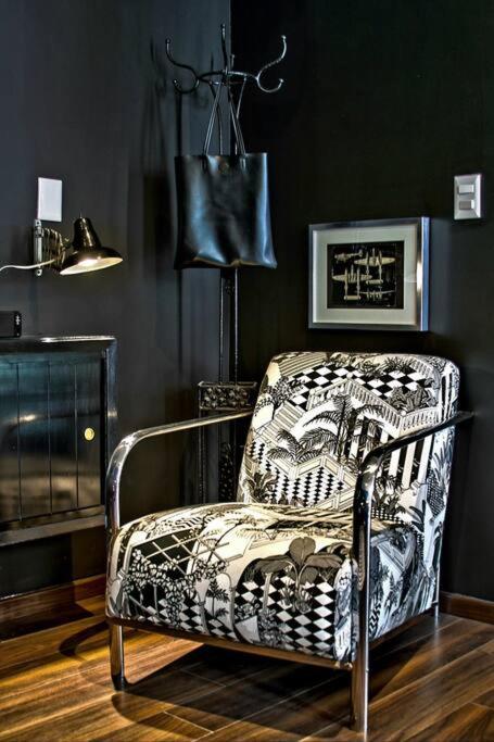 Elegant Boutique In La Roma 2br/2ba/terrace Apartment