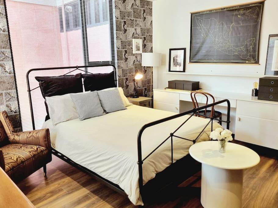 Apartment Elegant Boutique In La Roma 2br/2ba/terrace Mexico City